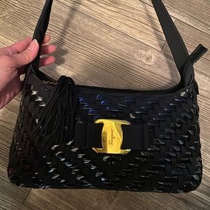 AUTHENTIC SALVATERO FERRAGAMO SHOULDER BAG